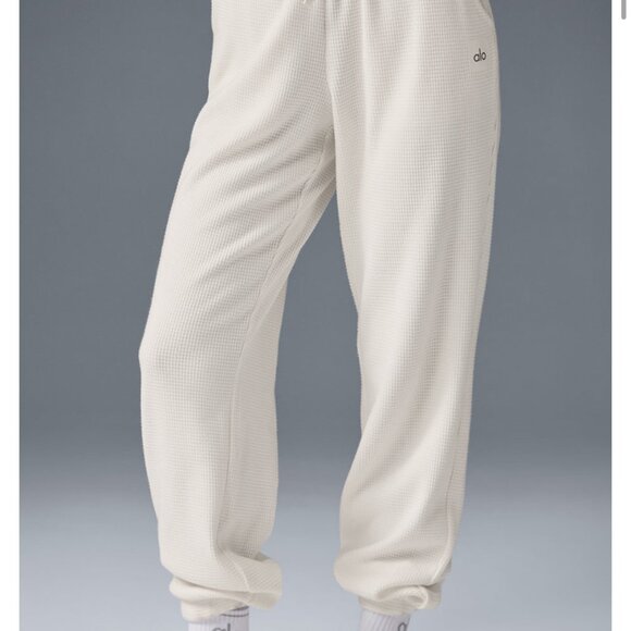 Alo Waffle Weekend Escape Jogger Size Medium - Picture 3 of 4